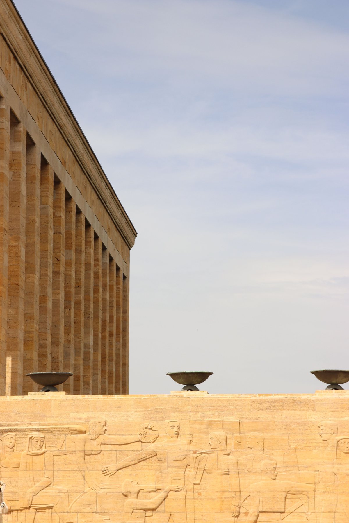 Anıtkabir’in taş sütunları ve anıtsal mimarisinden ayrıntı